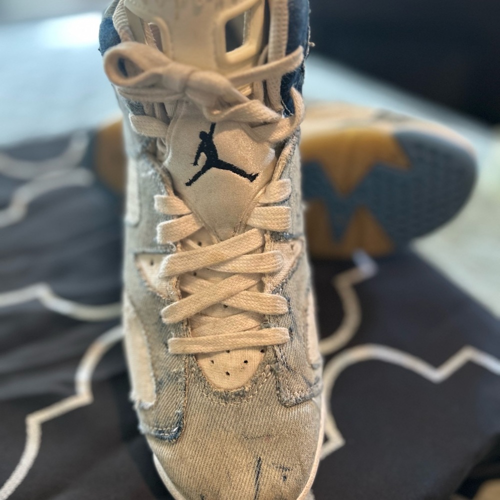 Jordan Kids Sneakers in Cream and Blue